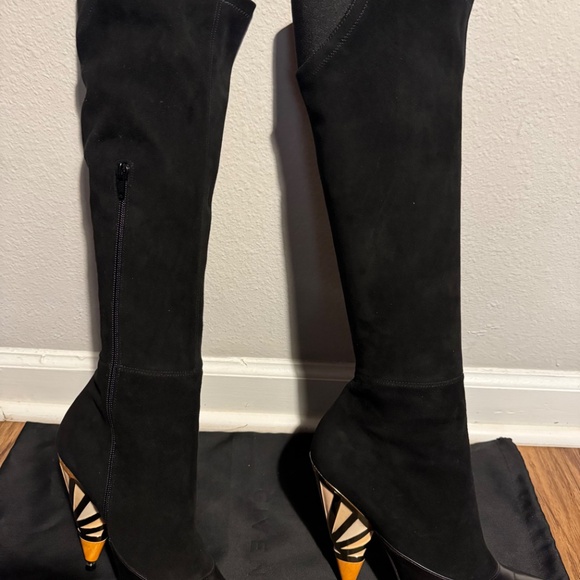 Boots - Picture 9 of 11